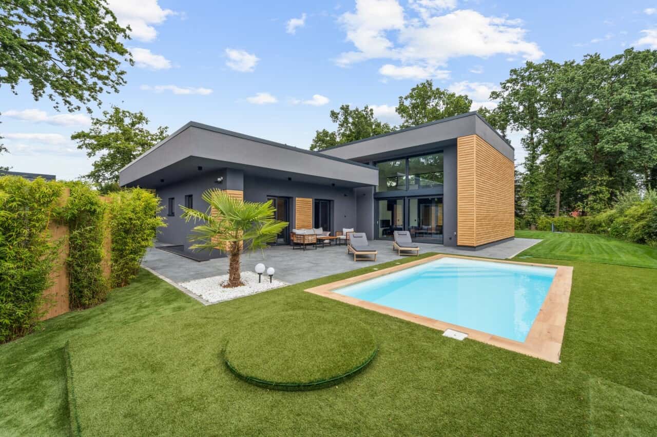 Luxuriöser Bungalow der Extraklasse – Wohnen auf höchstem Niveau