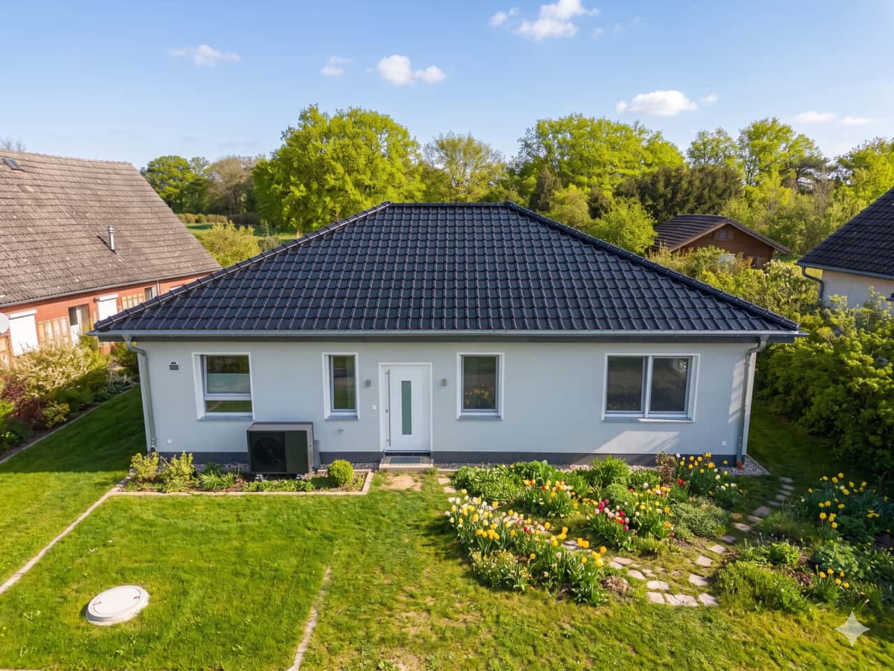 Energieeffizienz A | Sofort-Einzug: Heller Bungalow mit Feldblick -10 Min. bis Bernau-