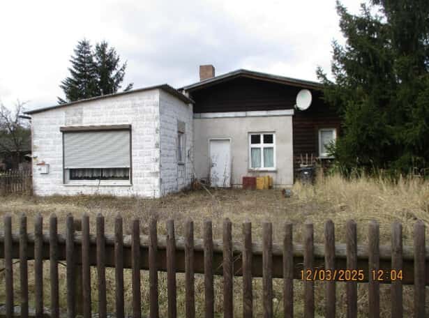 Einfamilienhaus mit großzügigem Garagenanteil ( ehemalige Tischlerei)