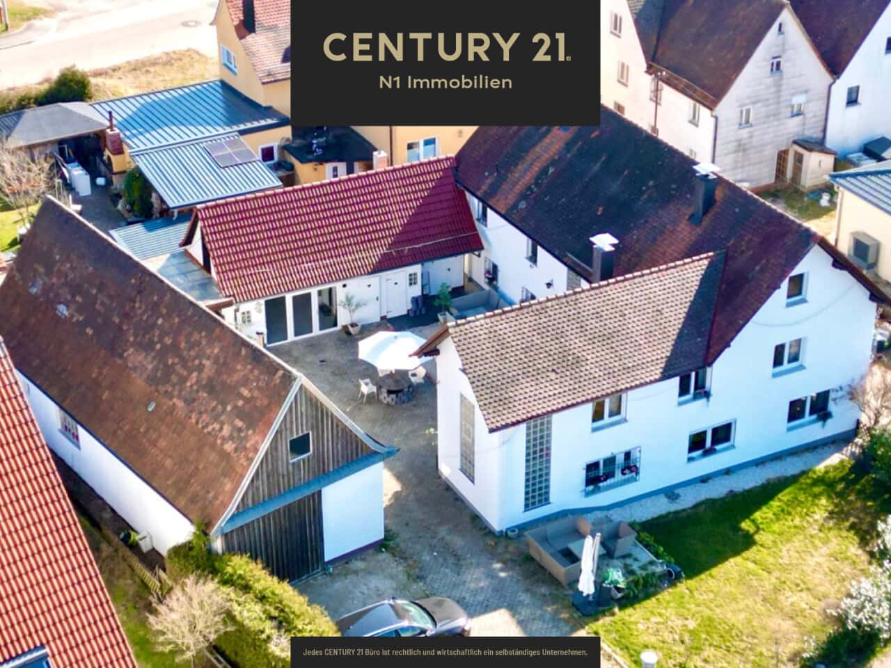 Großzügiges Wohnhaus mit Einliegerwohnung, Scheune und Ausbaupotenzial