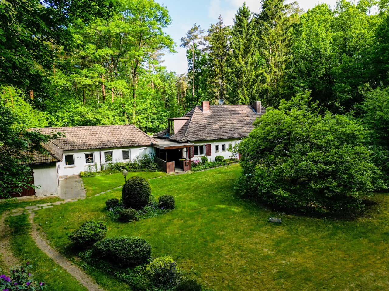 Wohnen im Wald inkl. vermieteter Wohnung!